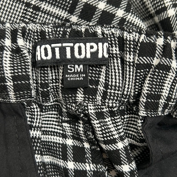 Hot Topic Grey Plaid Pants With Detachable Chain S - Picture 4 of 10